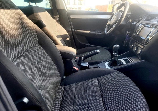 Skoda Octavia cena 37900 przebieg: 270493, rok produkcji 2014 z Lubień Kujawski małe 211
